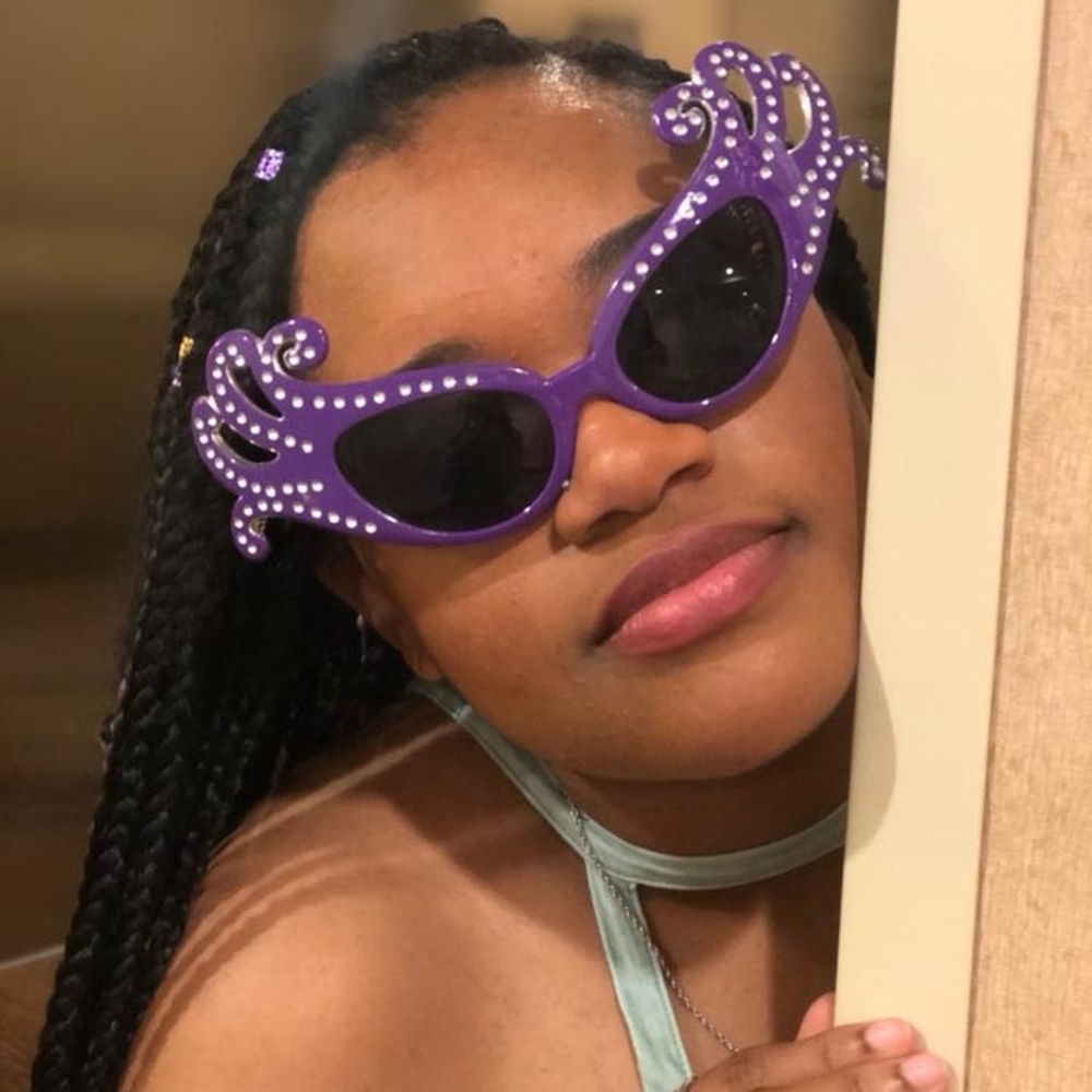 Meet your Posher, Symone